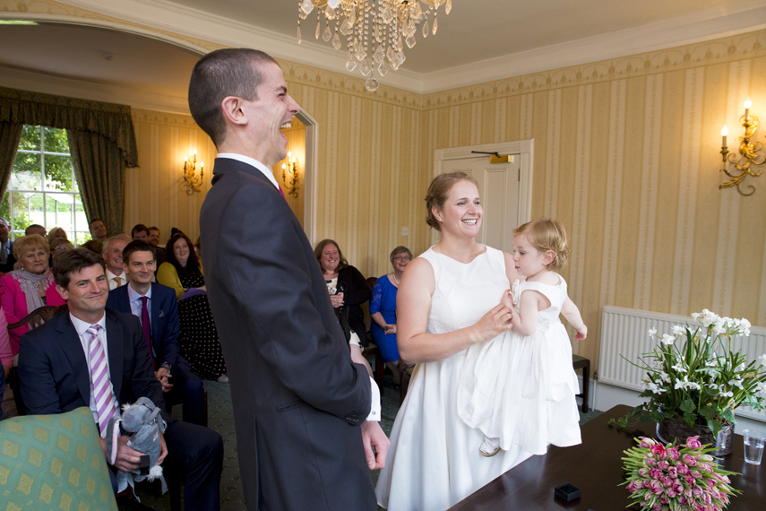 natural style London wedding photographer